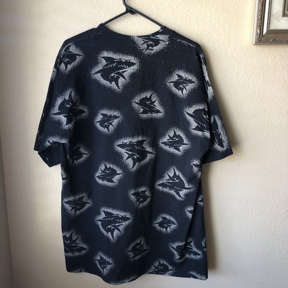 Vintage 90s Maui and Sons Surf Surfing Shark All Over Print T-Shirt Mens Size XL - Picture 4 of 4